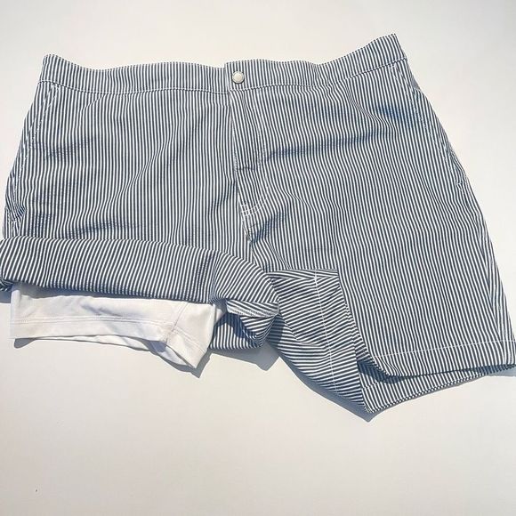 Men’s Abercrombie and Fitch swim trunks  - Picture 8 of 11